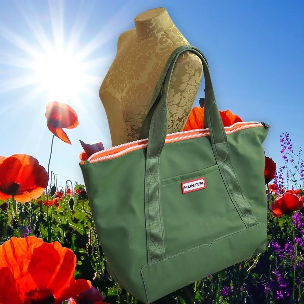 Hunter for Target Green Oversized Zipper Overnight Tote Bag Carryon